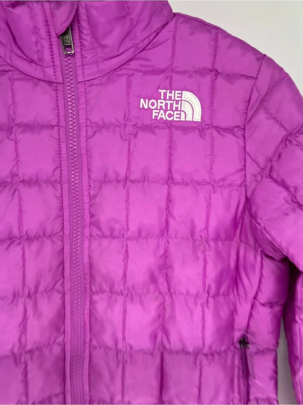 The north face girls medium quilted jacket